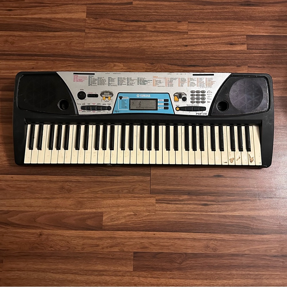 VTG Yamaha PSR-170 61-Key Electronic Keyboard